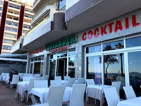Fotografia tomada fuera de Restaurante La Coriander - restaurantes en Fuengirola, Málaga