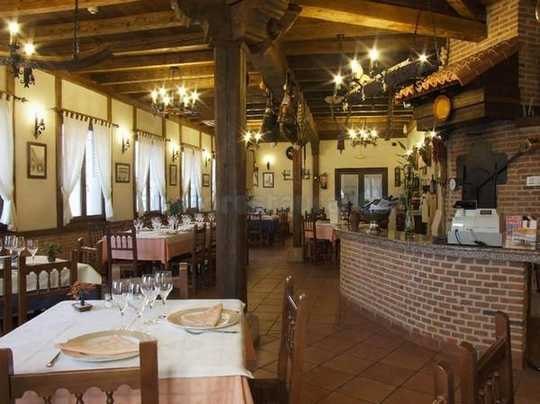 Fotografia tomada fuera de Restaurante Asador Los Chicos - restaurantes en Villaverde de Íscar, Segovia