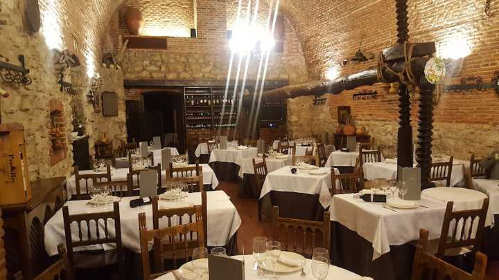 Fotografia tomada fuera de Restaurante Mesón Don Pelayo - restaurantes en Valladolid, Valladolid