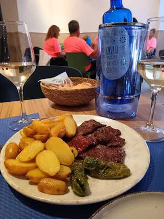 Fotografia tomada fuera de Tabanco Perra Gorda - restaurantes en Villanueva del Trabuco, Málaga